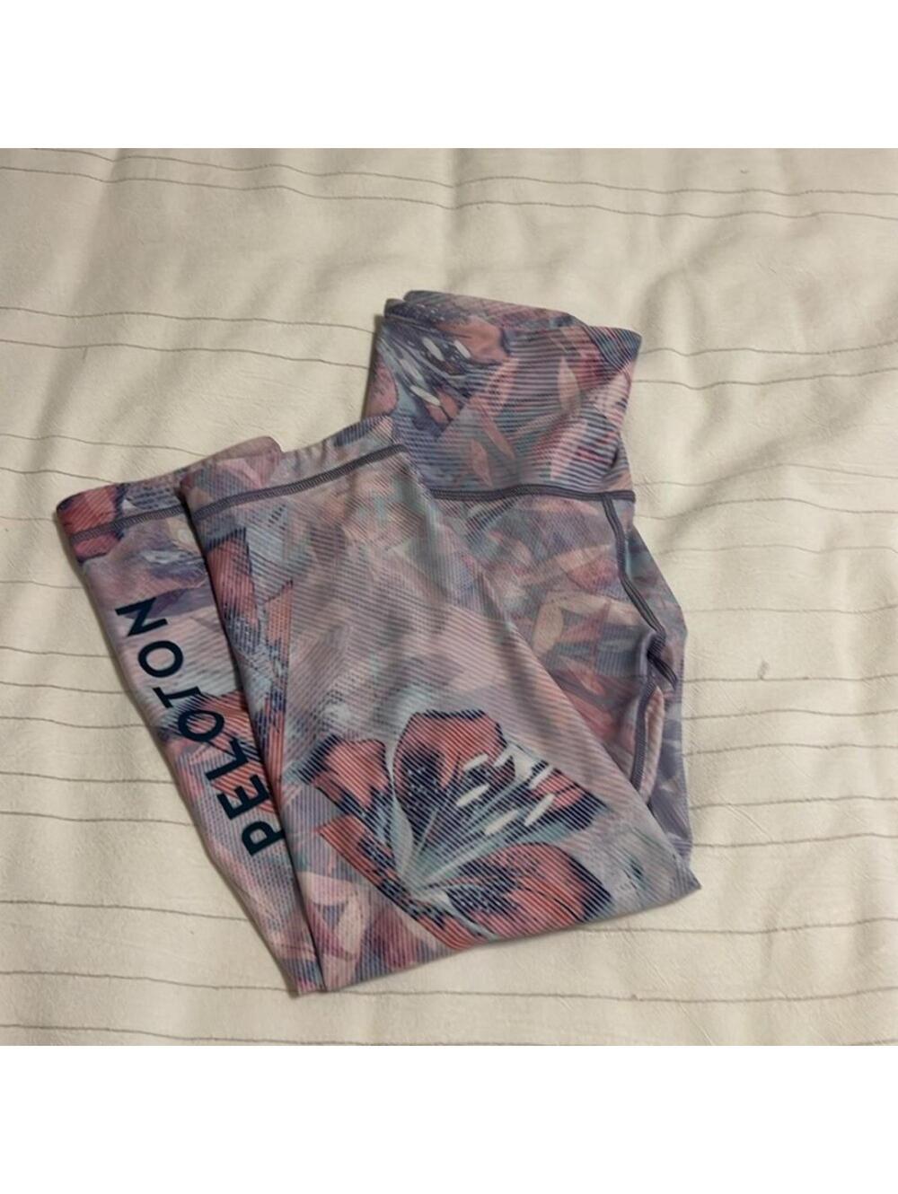 Peloton x WITH Floral High Waist Capri Leggings Women's Small - Picture 4 of 6